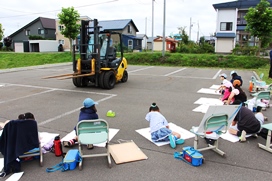 憩岳会建設機械砂川小学校写生会